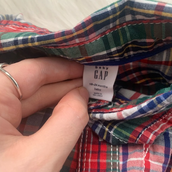 Gap LongSleeve Red Plaid Button Down Onesie 18-24M - Picture 2 of 3